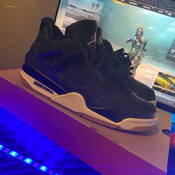 Jordan 4 SE black - Picture 2 of 6